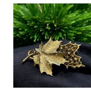 Vintage Sarah Coventry Golden 2 Leaf Broach Jewelry Pin Rhinestones 3" long